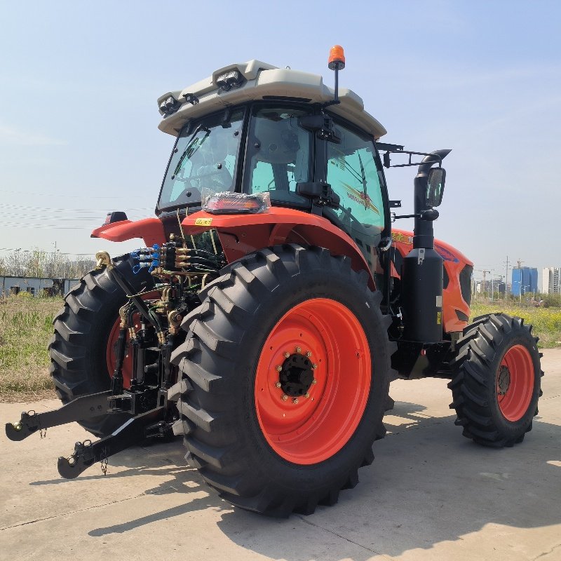 High Efficiency 180HP Diesel Tractor 4x4 Agriculture Drive Type Include Pump Bearing Widely Used Any Market