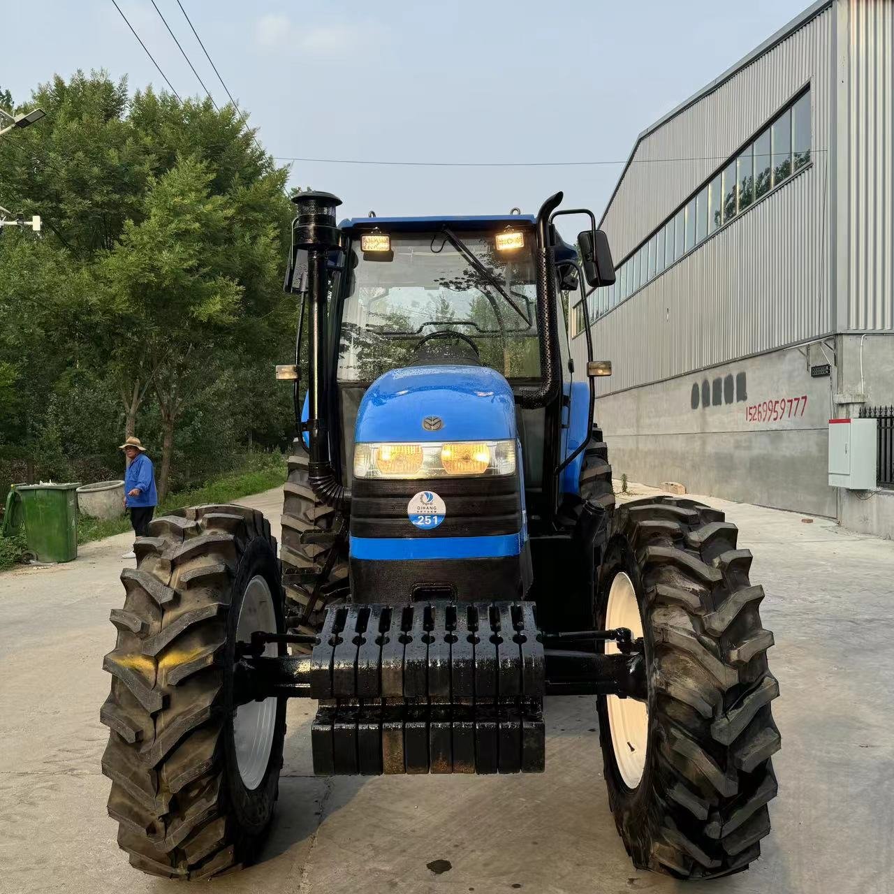 Used New Holland Tractor 4X4wd 120hp Second Hand newholland 1204 with Cab Farming Equipment Agricultural Machine for Hot Sale
