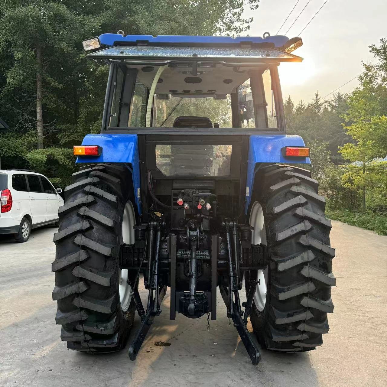Used New Holland Tractor 4X4wd 120hp Second Hand newholland 1204 with Cab Farming Equipment Agricultural Machine for Hot Sale