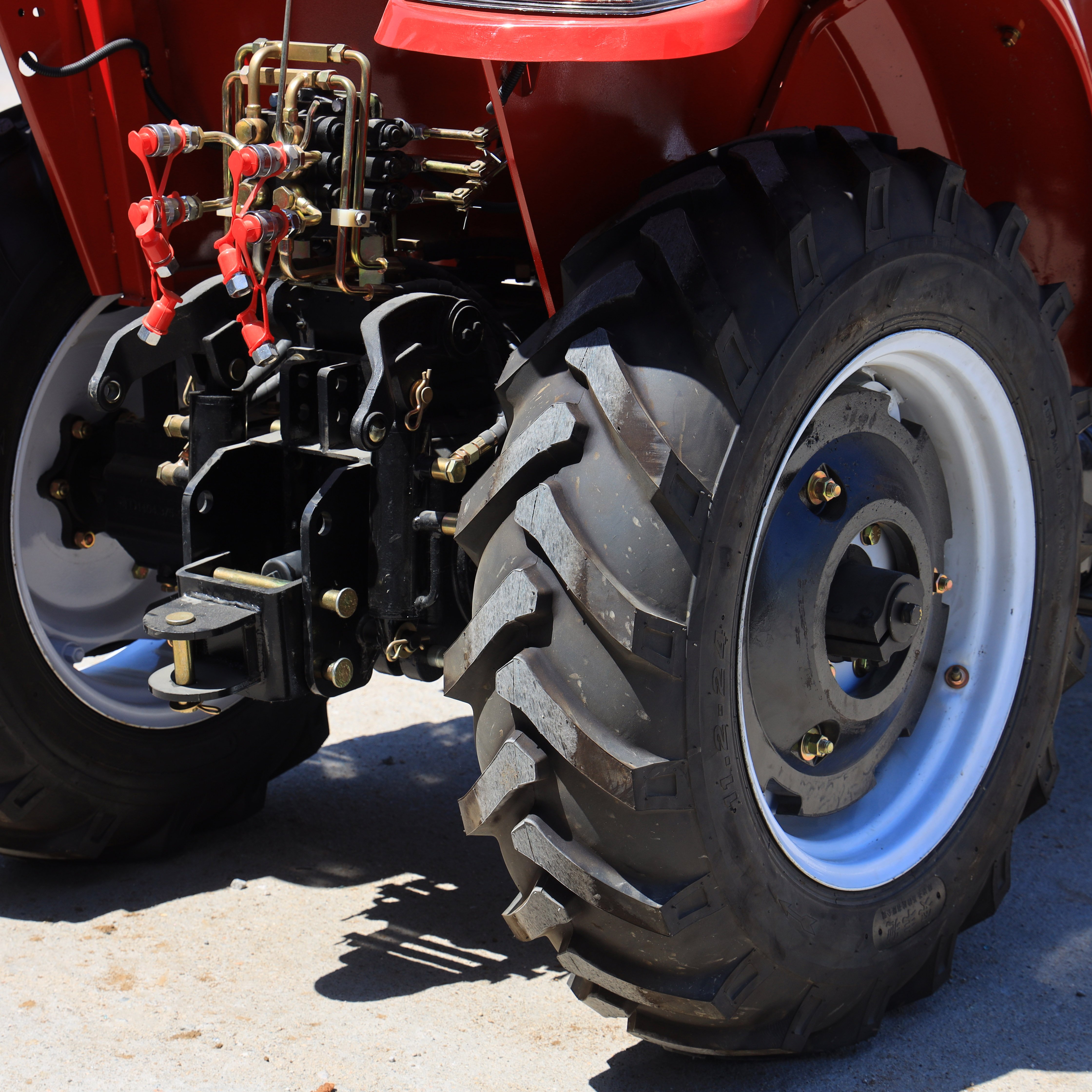 Tavol Tractor Agriculture Tractor Manufacturer Price Tractor Best 8+2/8+8 Gear Shift