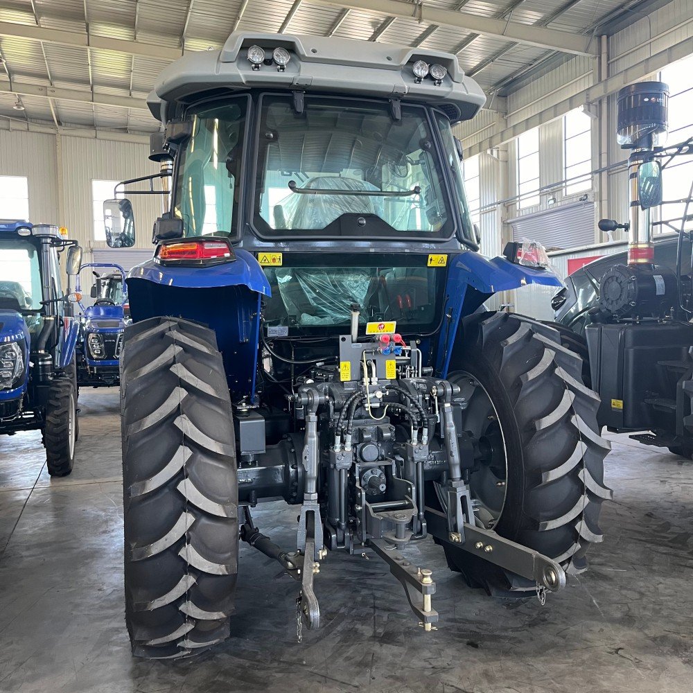 Stable Performance 140HP 4WD Agricultural Tractors for Versatile Agricultural Needs