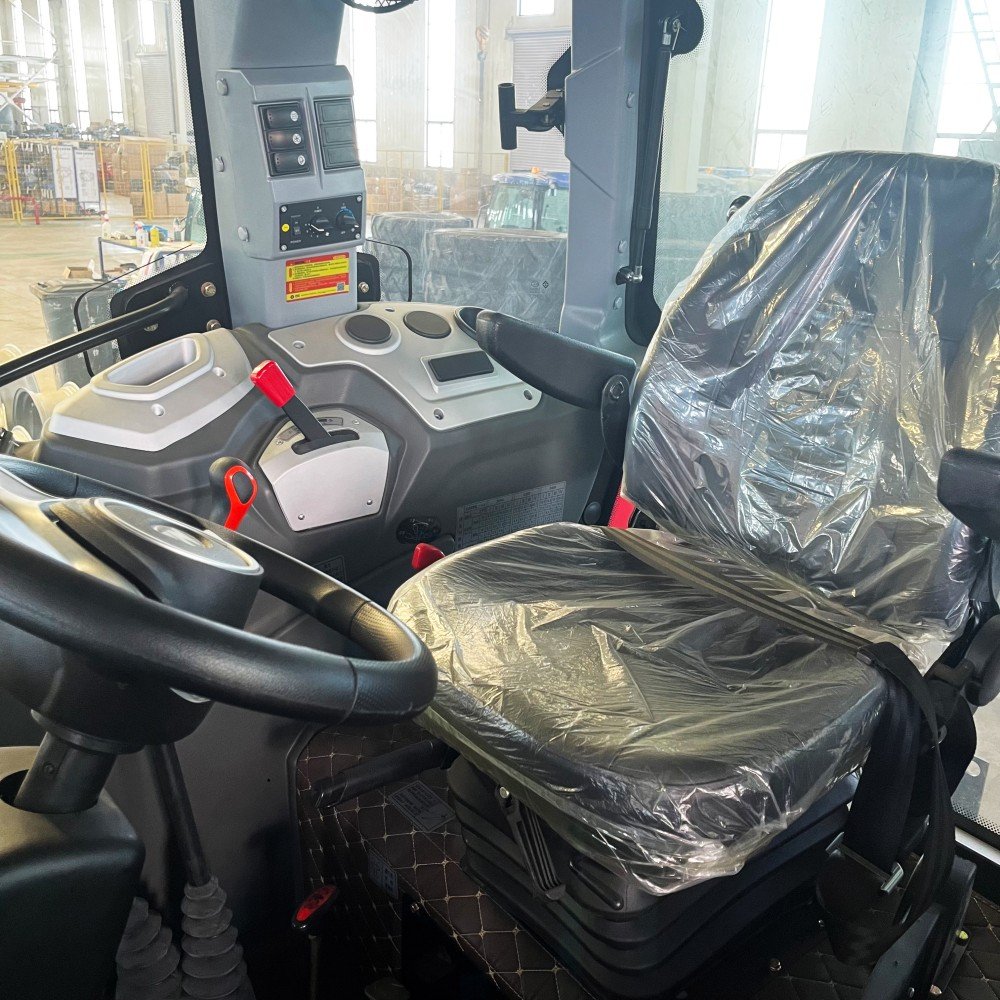 Stable Performance 140HP 4WD Agricultural Tractors for Versatile Agricultural Needs