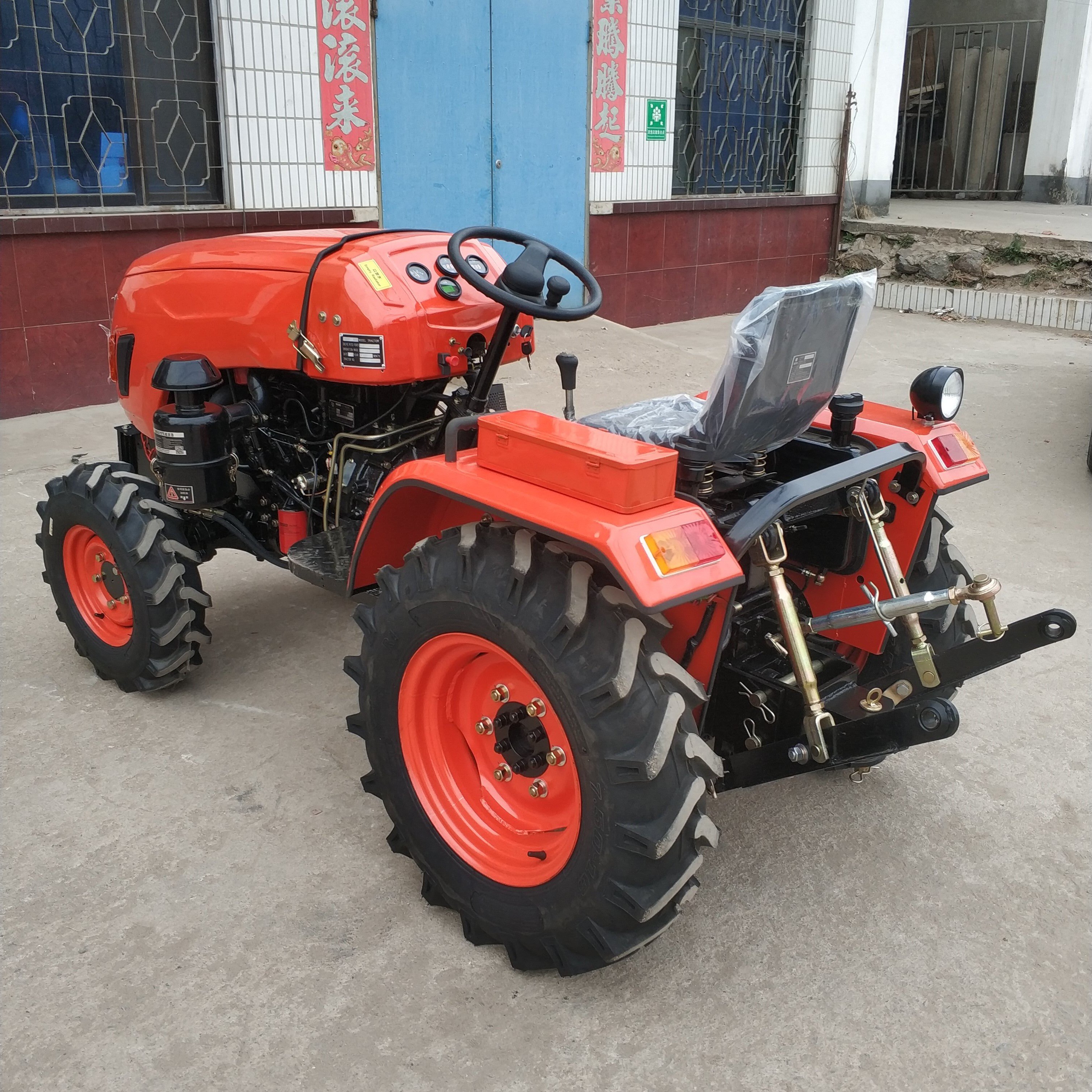 25hp Mini Farm Tractor Chinese Agricultural 4WD Greenhouse king Tractor for Farm Working