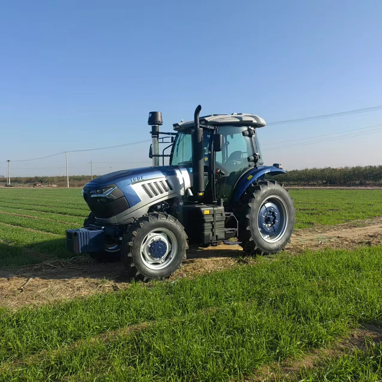 Multi-Purpose 4WD Agricultural Four-Wheel Tractor New Compact Farm Use Tractor 160HP Horsepower Options