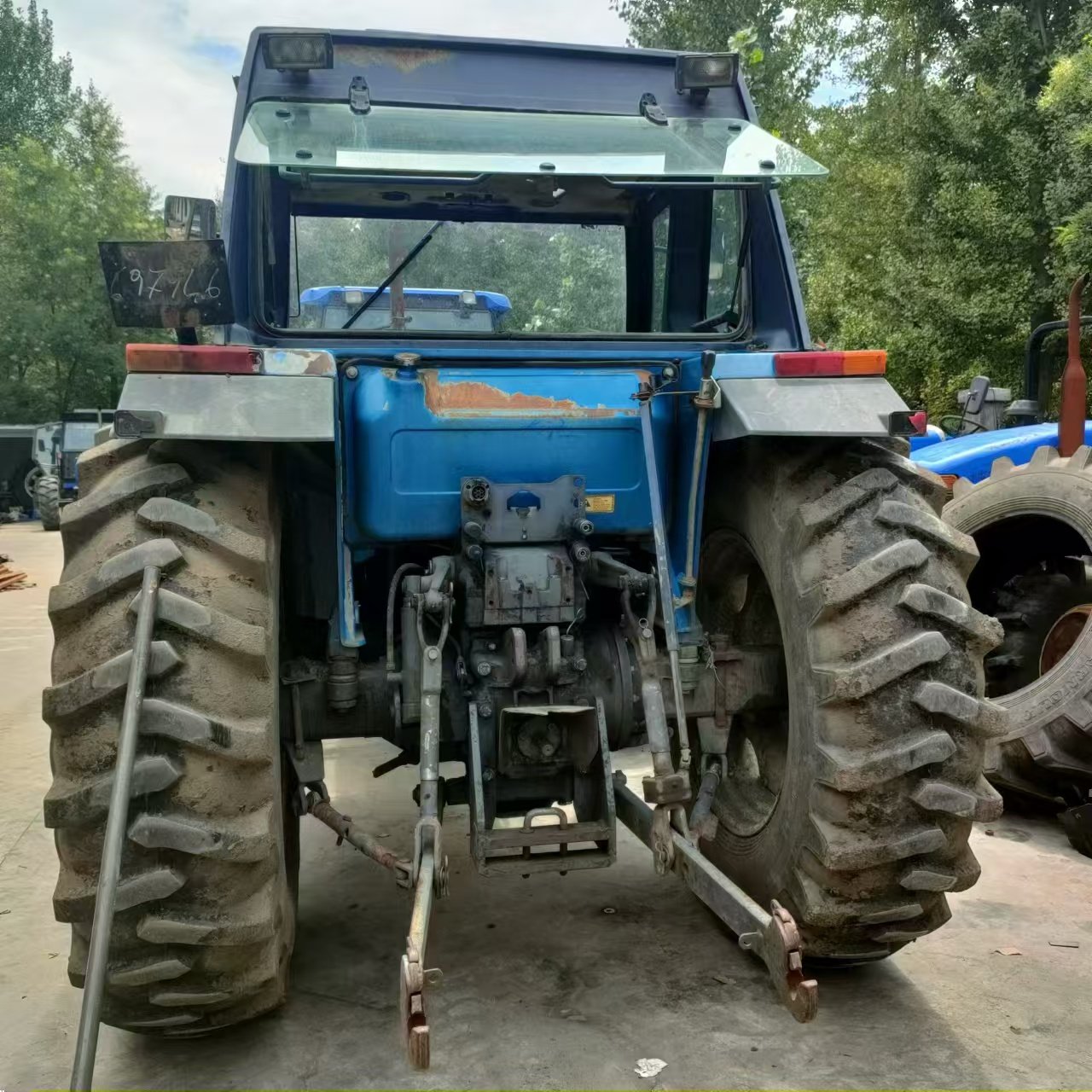 Used Fiat 110hp with Cab in Stock Used NEW HOLLAND 110-90 Agriculture Farm Tractor with Fiat Engine for Hot Selling