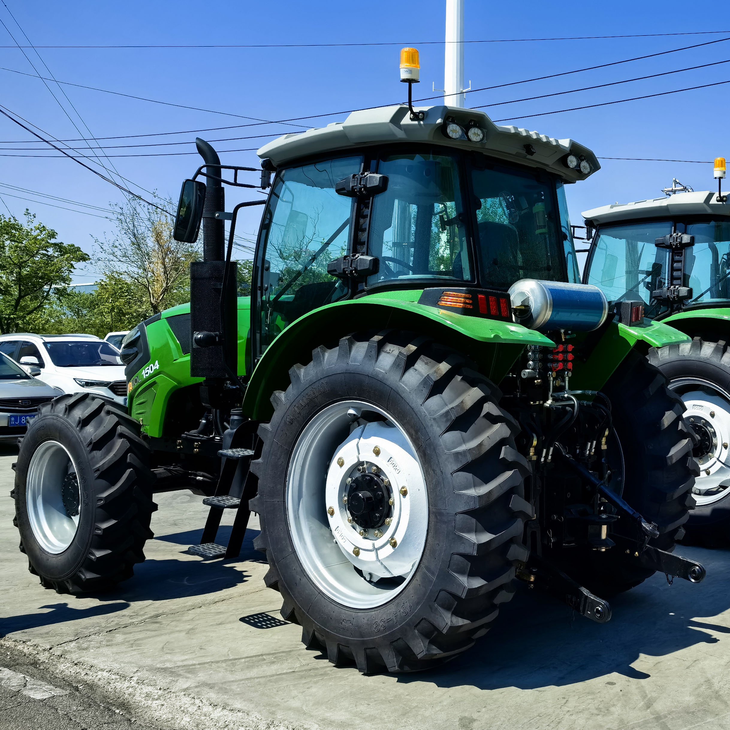 China Tavol 150HP 160HP 180HP New 4WD Wheel Tractors for Farming Agricultural Machinery With Core Components Engine Pump Gear