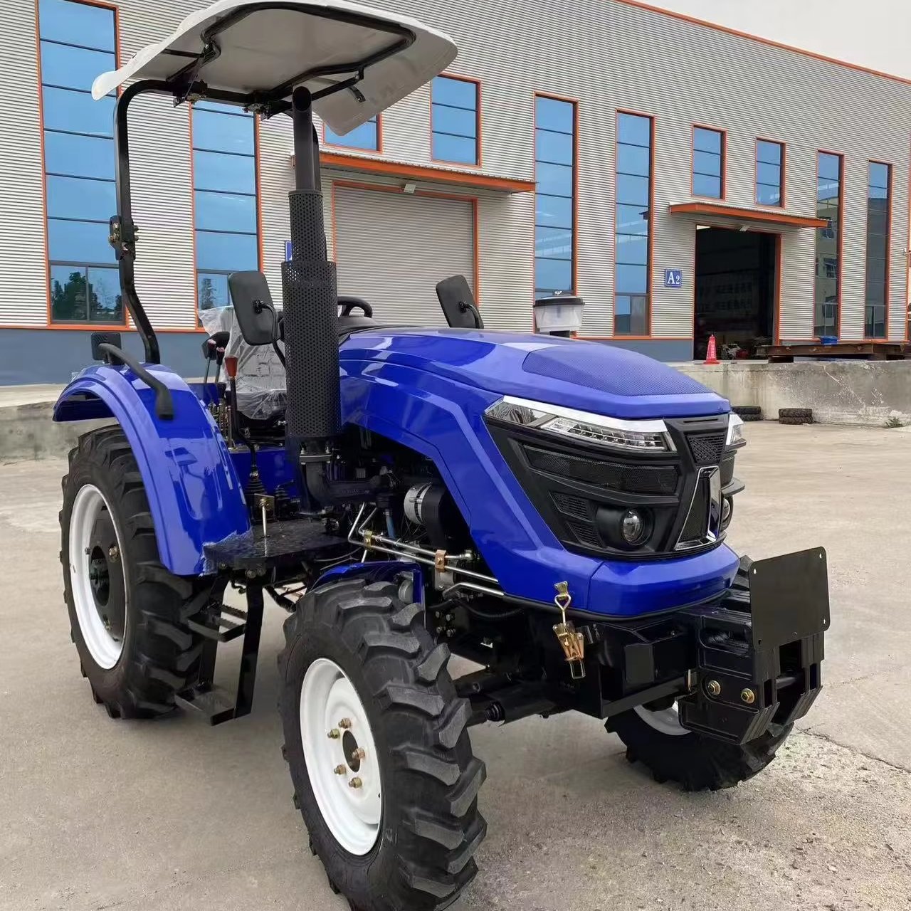 New Model Loader Tractor Farm Soil Shoveling Grass Picking diesel High-power Agricultural Four-wheel Drive Tractor