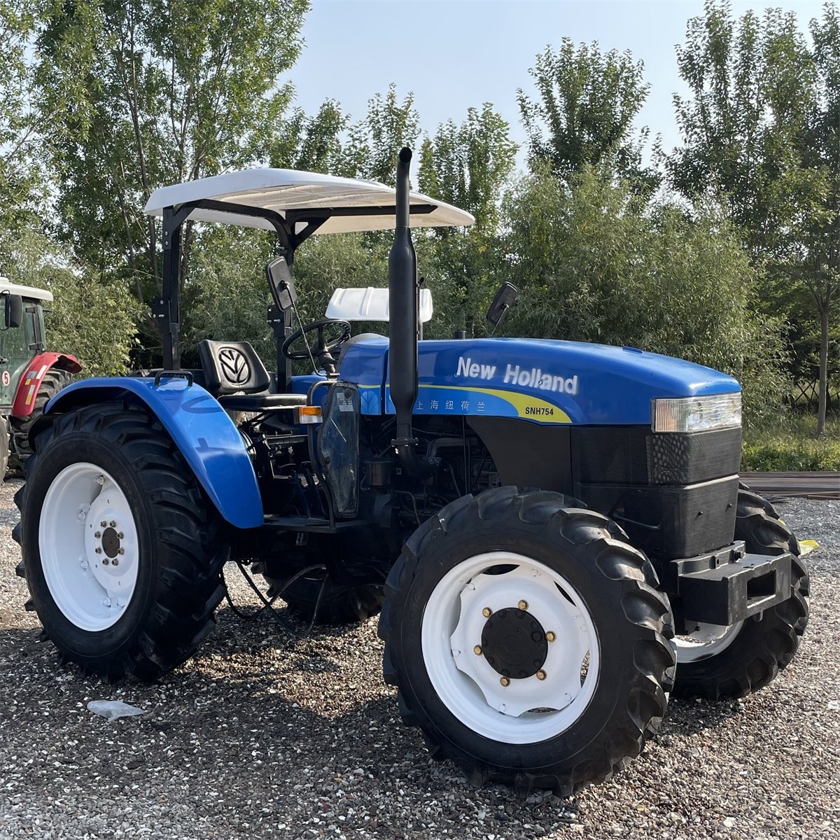 Chinese Micro Agricultural Tractores 25hp 40hp 60hp 90hp 100hp 140hp 160hp 200hp 240hp 4wd Farm Tractor