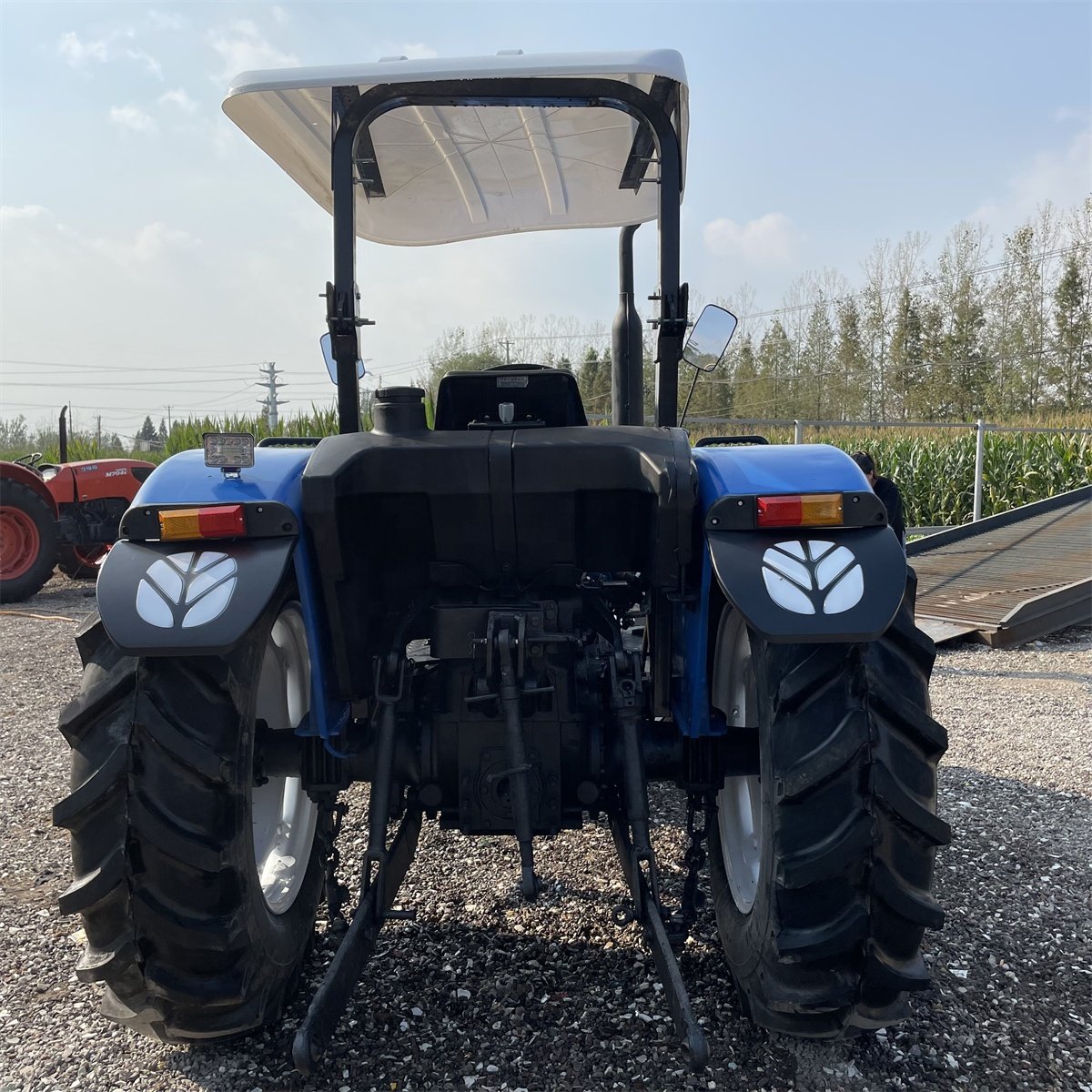 Chinese Micro Agricultural Tractores 25hp 40hp 60hp 90hp 100hp 140hp 160hp 200hp 240hp 4wd Farm Tractor