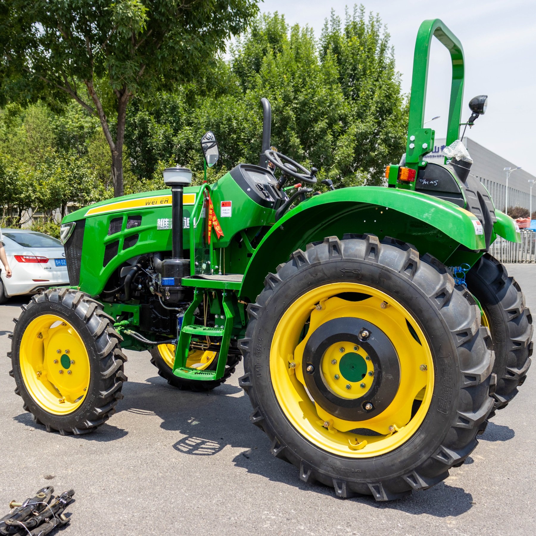 4x4 Tractor Agricultural Machinery Equipment Tractor 4WD 30hp-120hp Farm Tractor With Front Loader