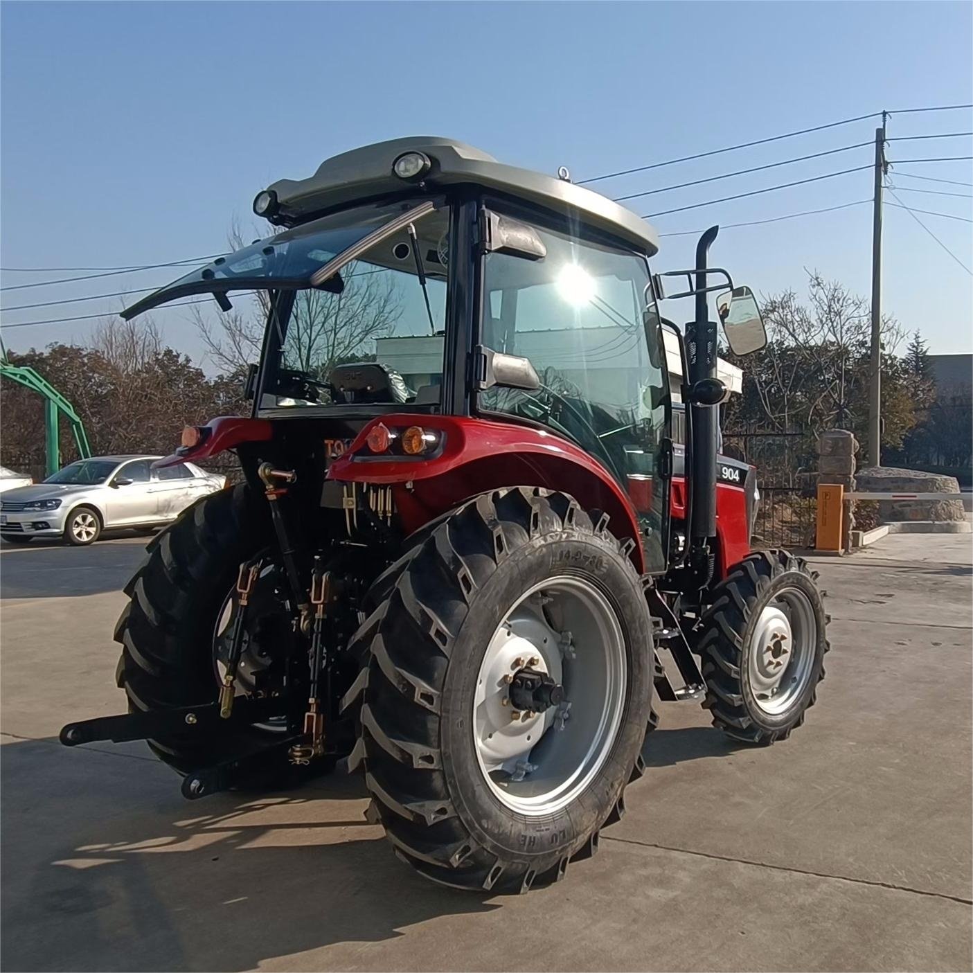 Shandong 90HP Tractors for Farm Land Hydraulic Output Agricultural 4 Cylinder Engine Tractors