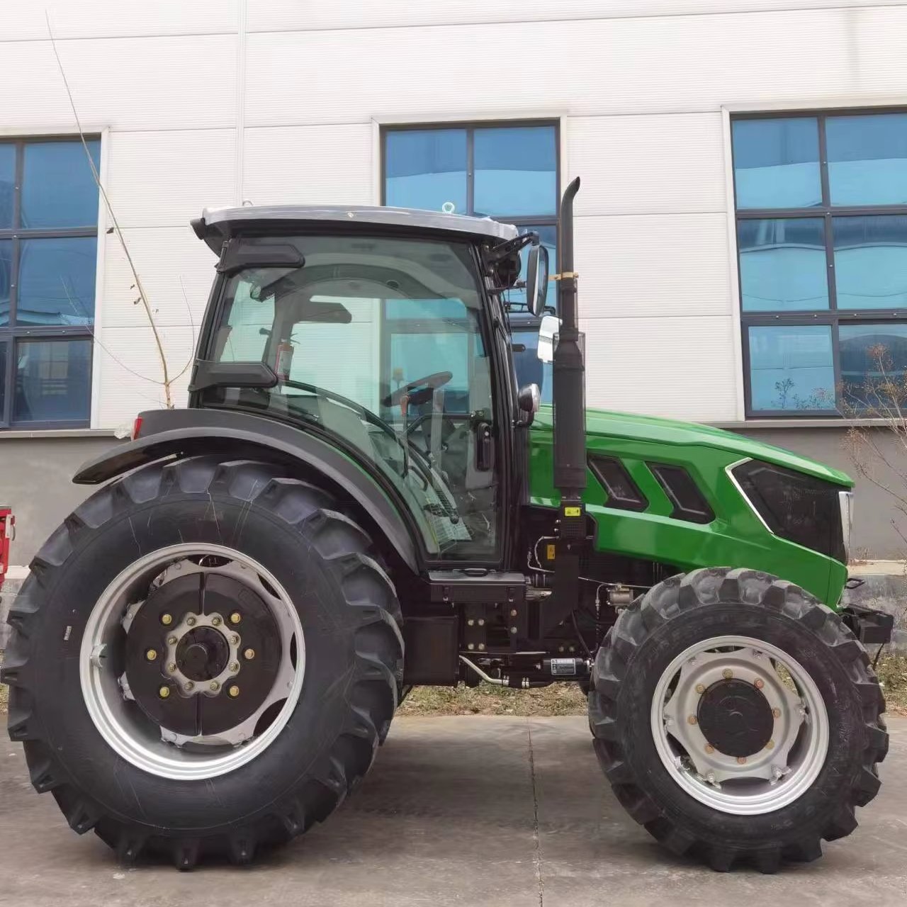 LTM 4x4 110hp Hydraulic System Farm Agriculture Tractor Stronger Chassis