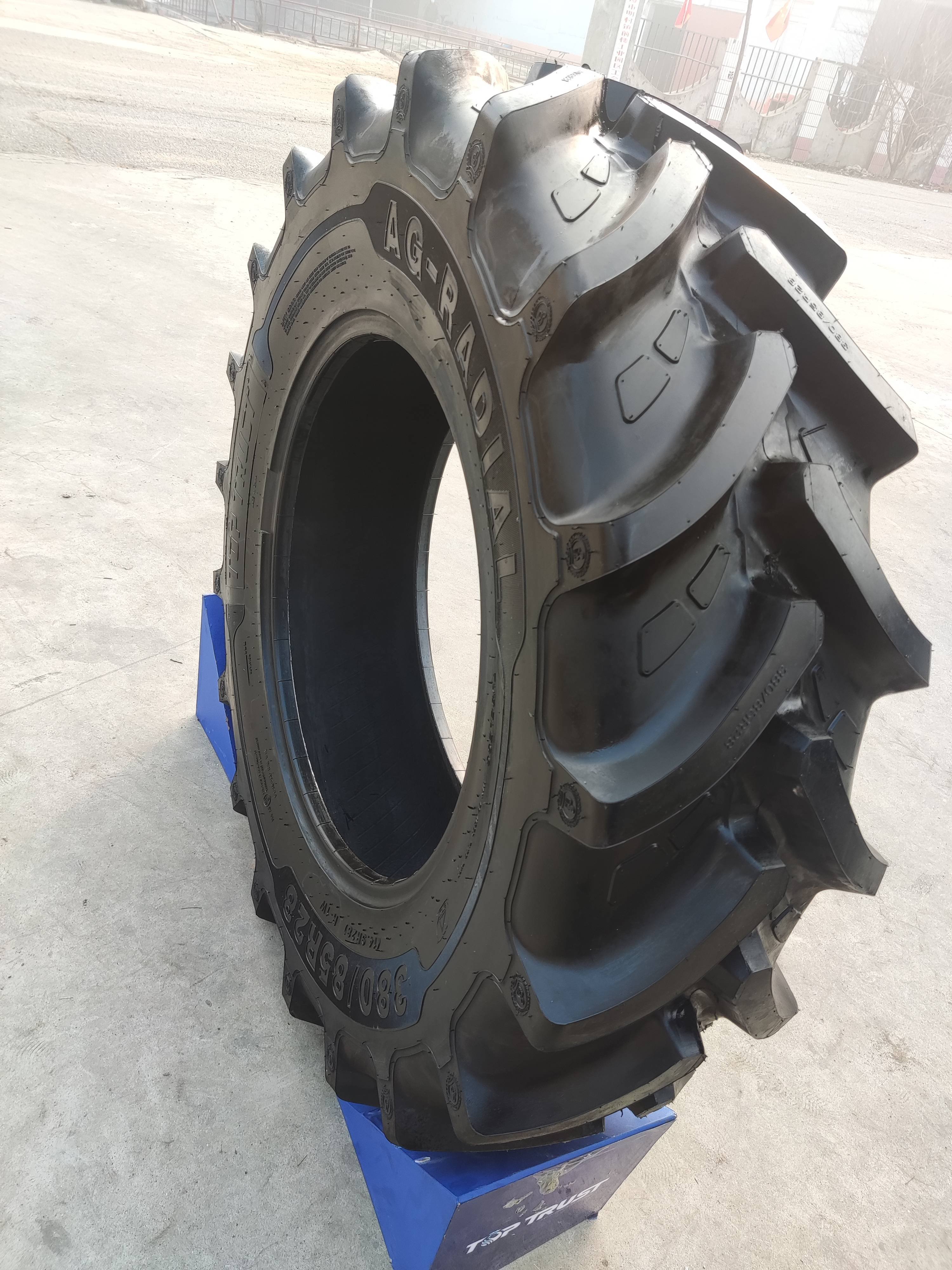 Radial Tractor Tyres 520/85R42 20.8R42