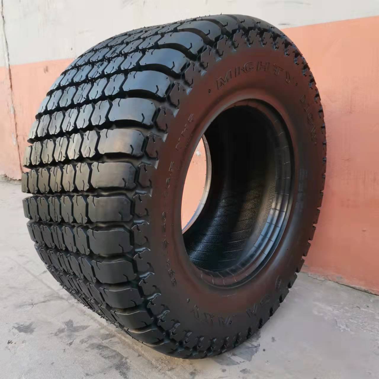 Lawn Car Tire 33x15.5-16.5 33x15.50-16.5 27x 10.5 29x 12.5-15 Straw Strapping Machine Tire 31x 15.50 15.5-15