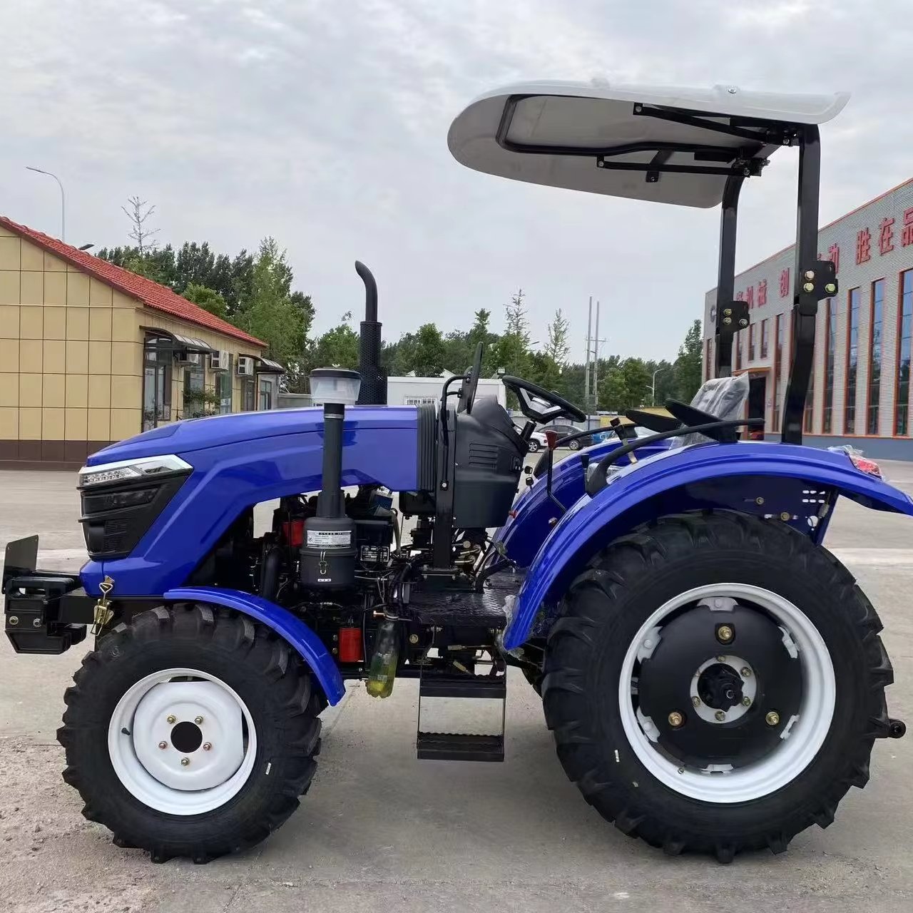 Diesel Agricultural Tractor Farm Orchard Plowing 80HP Wheeled Four-wheel Drive Tractor Water Field Plowing Four-wheel Tractor