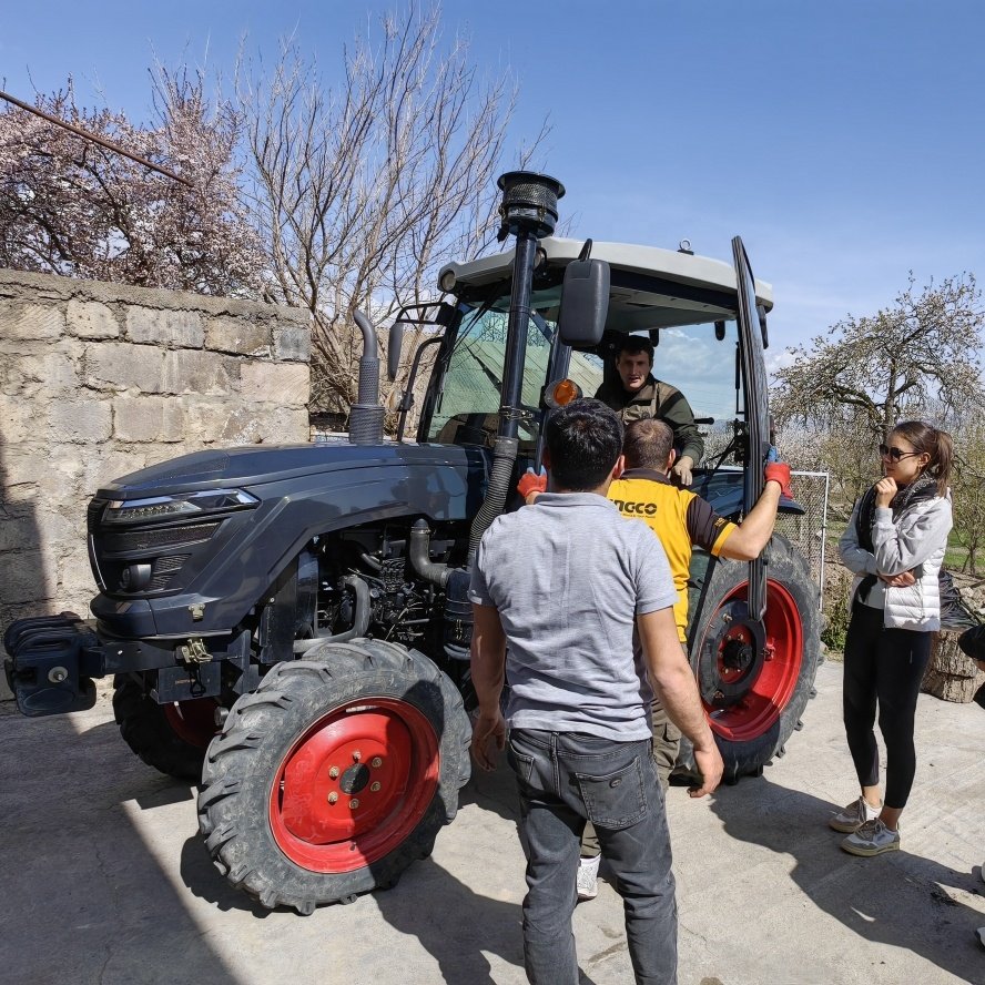 TAVOL 25HP 30HP 40HP 50HP 60HP 70HP New Tractor for Tractor Sale Agricultural Tractor with CE EURO 5