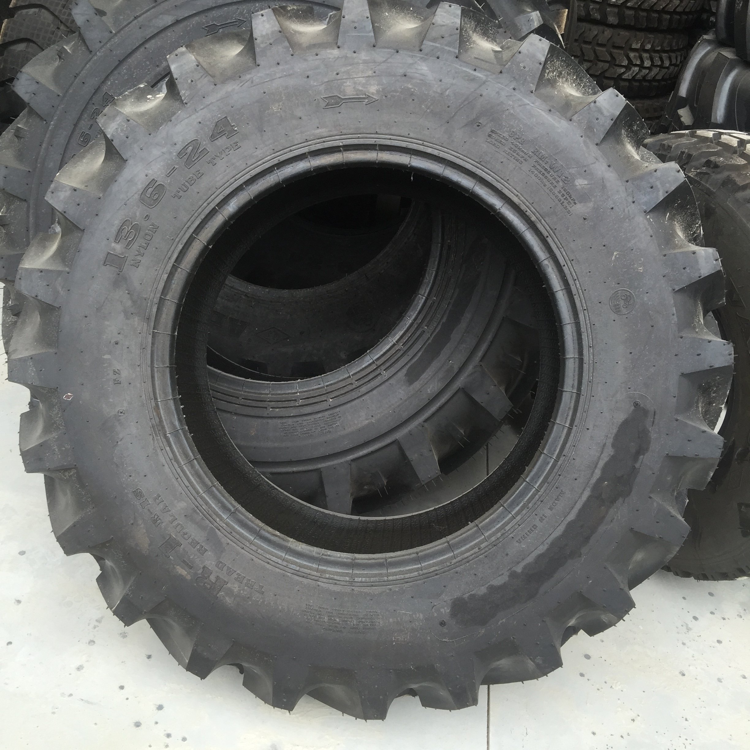 Tractor Tires 13.6-24 13.6-28 13.6-38 Farm Agricultural Tyres Wholesale Price