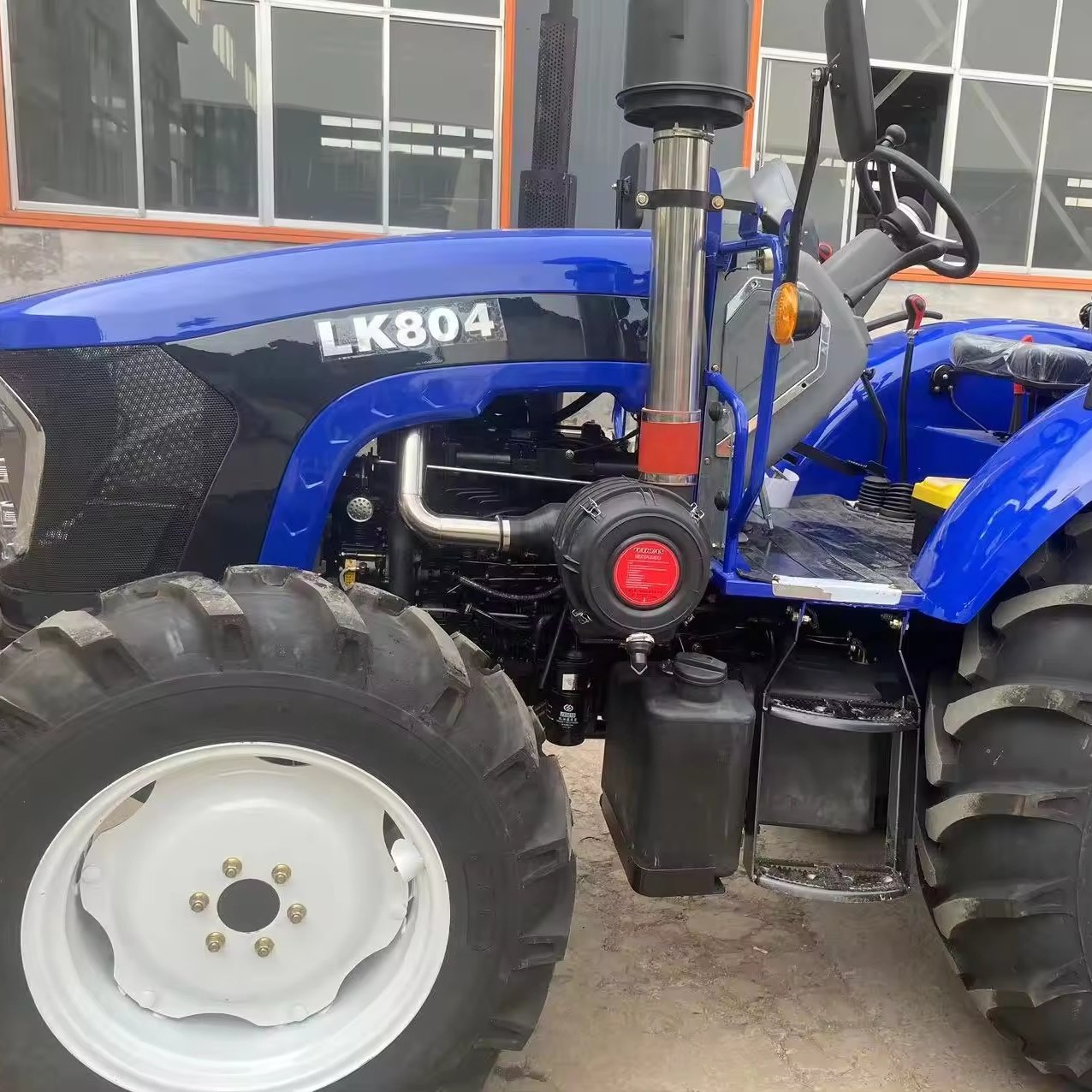 Agricultural Four Wheel Tractor 80HP with Roll bar and GPS Lovol Hood