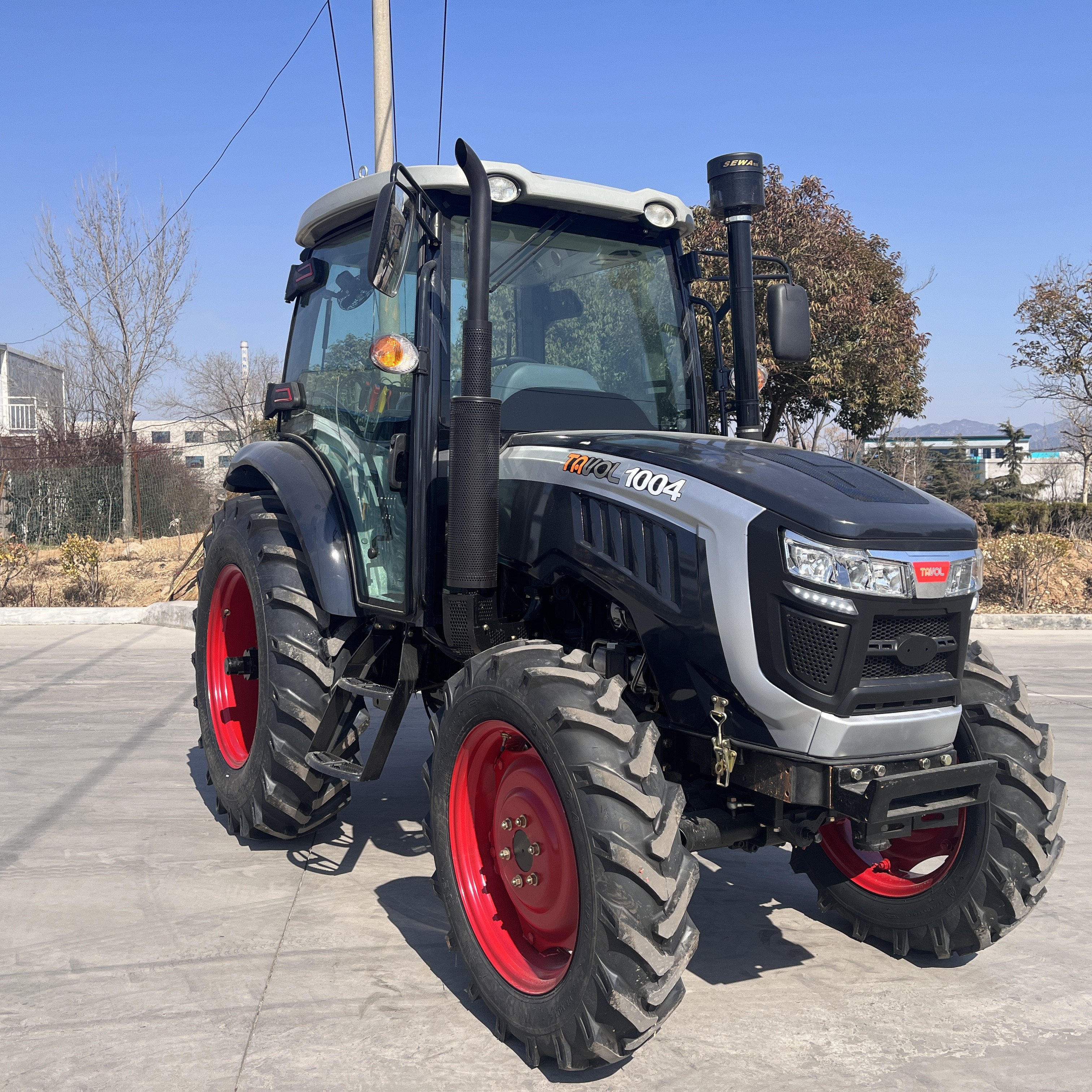 4 Wheel Drive 4x4 Traktor 90HP 100HP Farm Wheel Tractor with Cabin for Agriculture