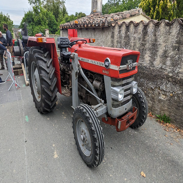 Buy Massey Ferguson Wheel Drive Tractor 140 Agricultural Tractors at Low Price with Fast Delivery for Sale