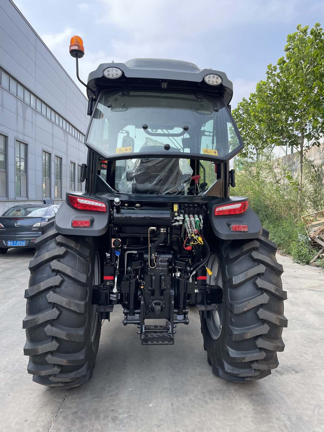 Agriculture Tractor with Big Horse Power Front and Farm High Efficiency Tractor