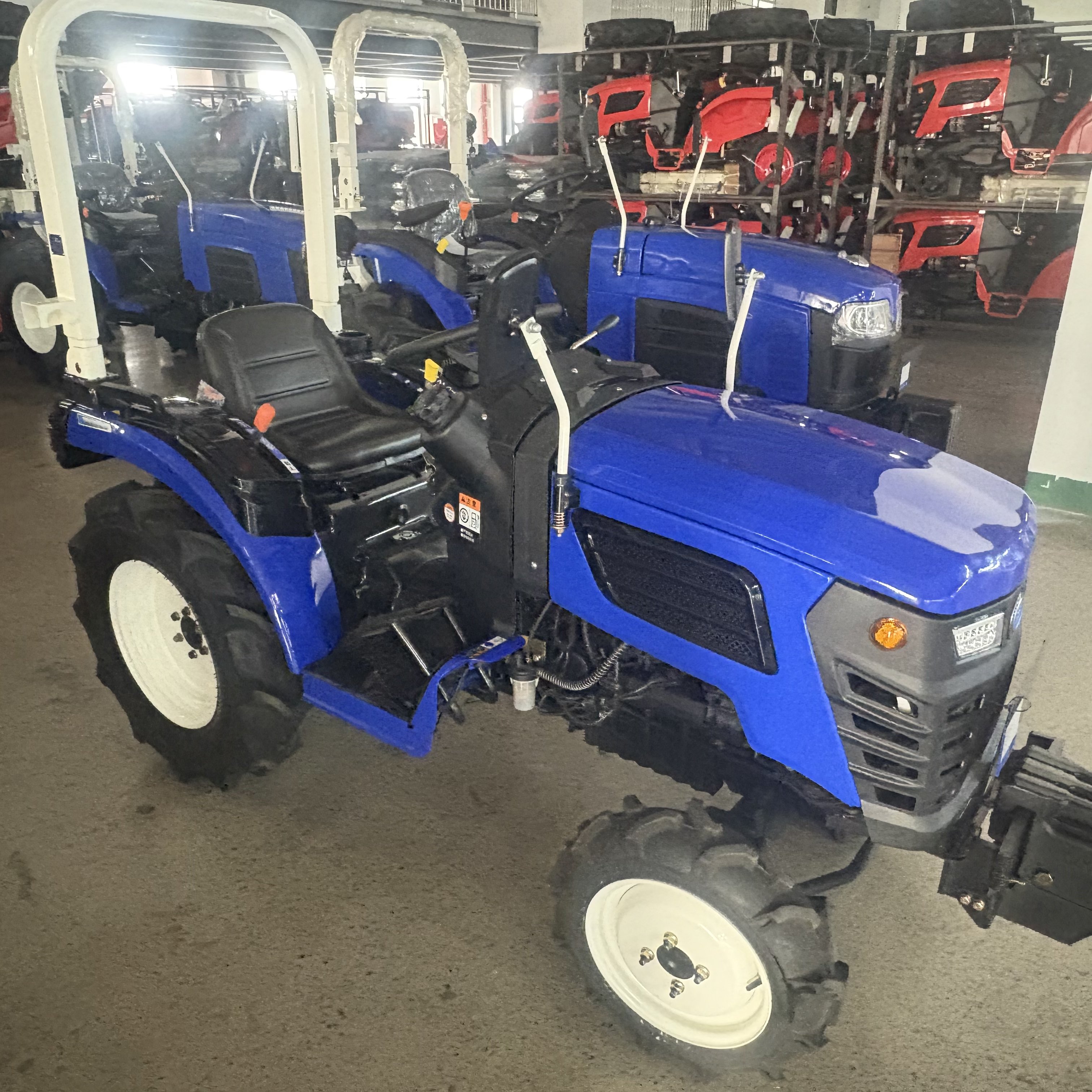 Brand New Cheap Factory Price Hot Sale Farm Agriculture Mini Wheel 4wd 30HP Tractors with Sunshade
