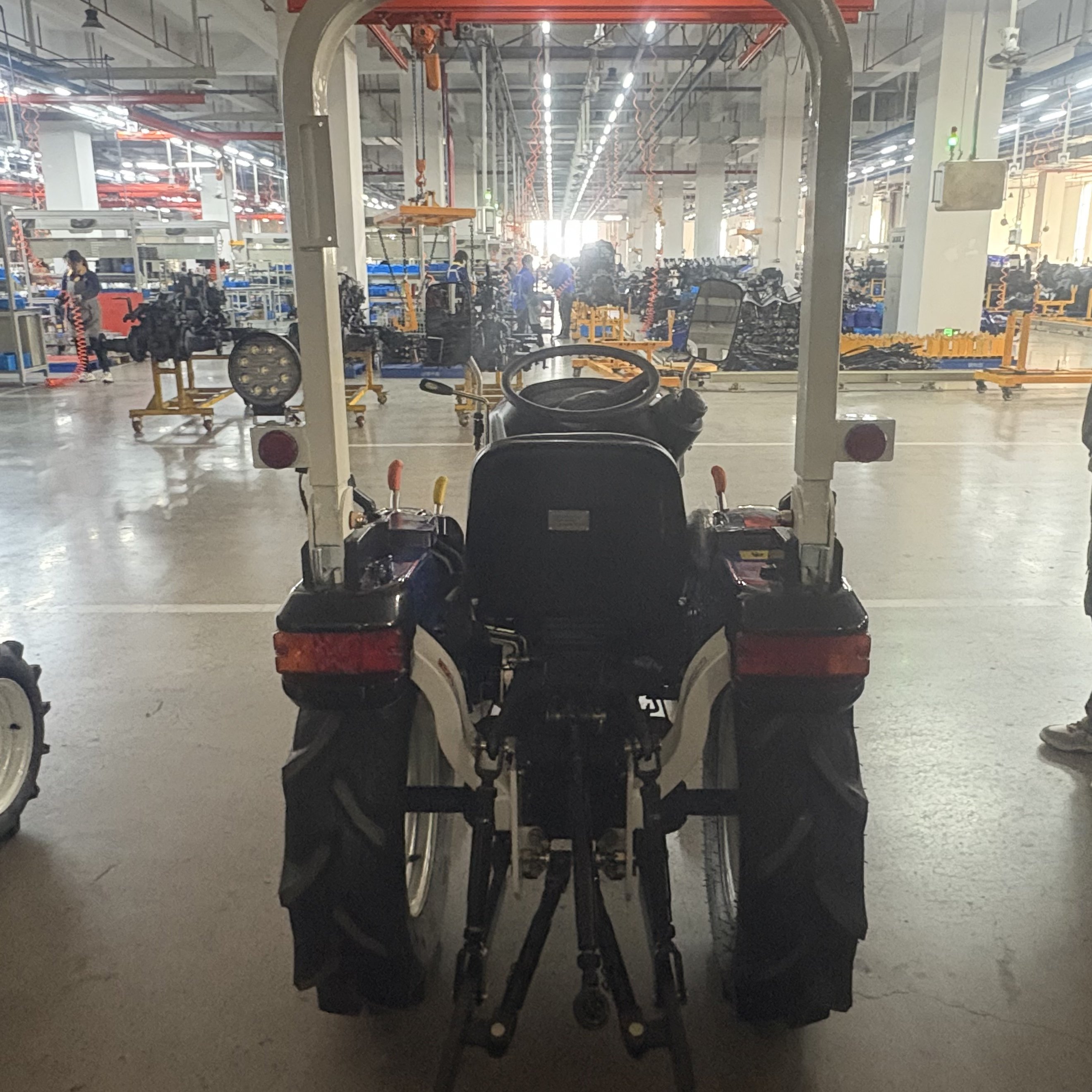 Brand New Cheap Factory Price Hot Sale Farm Agriculture Mini Wheel 4wd 30HP Tractors with Sunshade