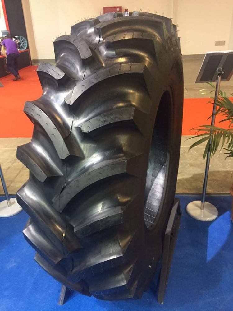 Spot Goods R1 Tractor Tires 18.4-26 18.4-30 18.4-34 18.4-38 Tyres High Quality and Low Price