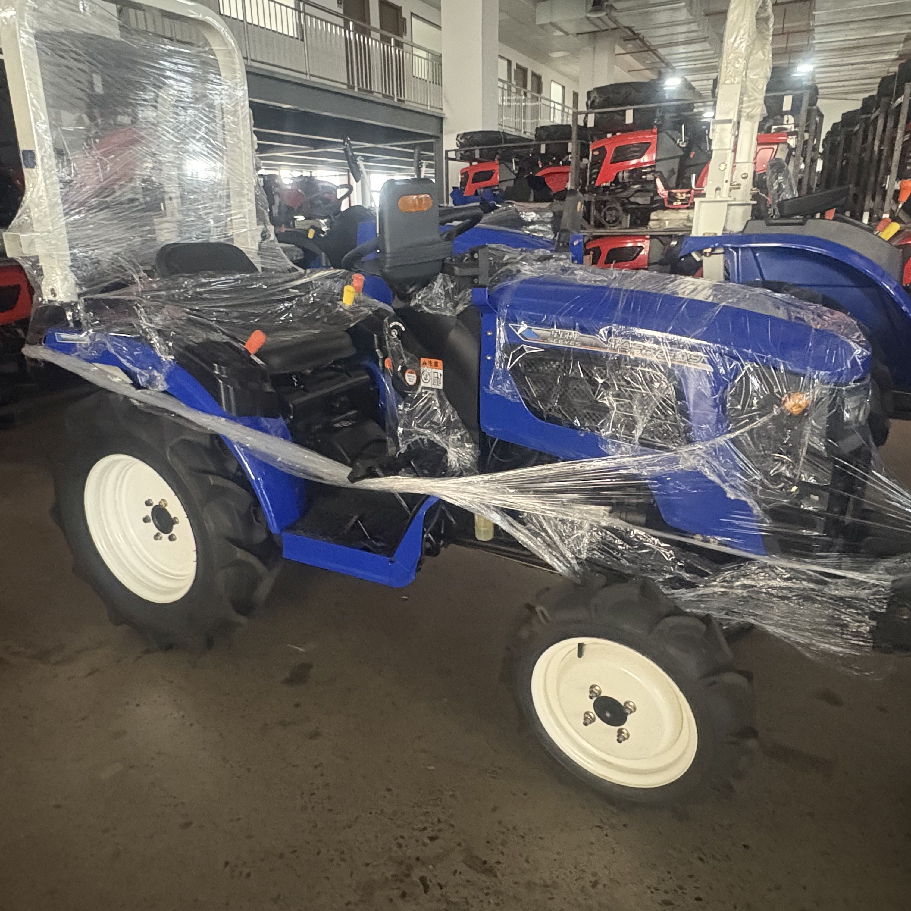 New Cheap Factory Price Hot Sale Farm Agriculture Mini Wheel 4wd 25HP Tractors in China