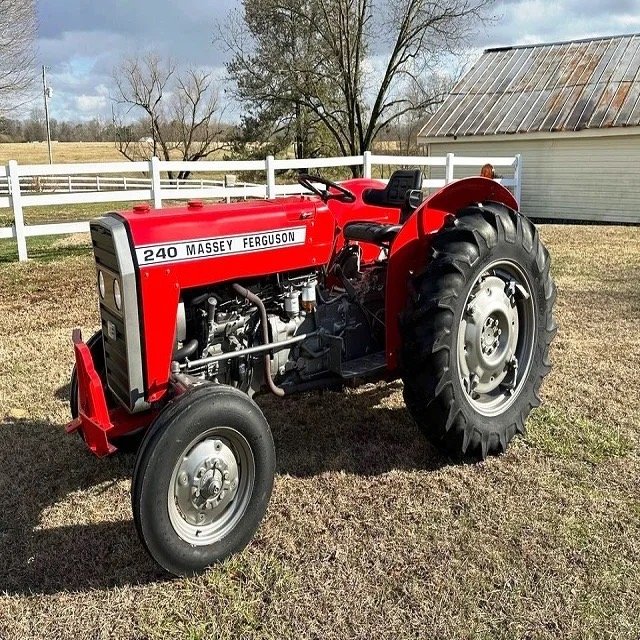 Top Hot Sale Supplier of Agriculture Machinery Massey Ferguson 185 Wheel Drive Farm Tractors with All Accessories