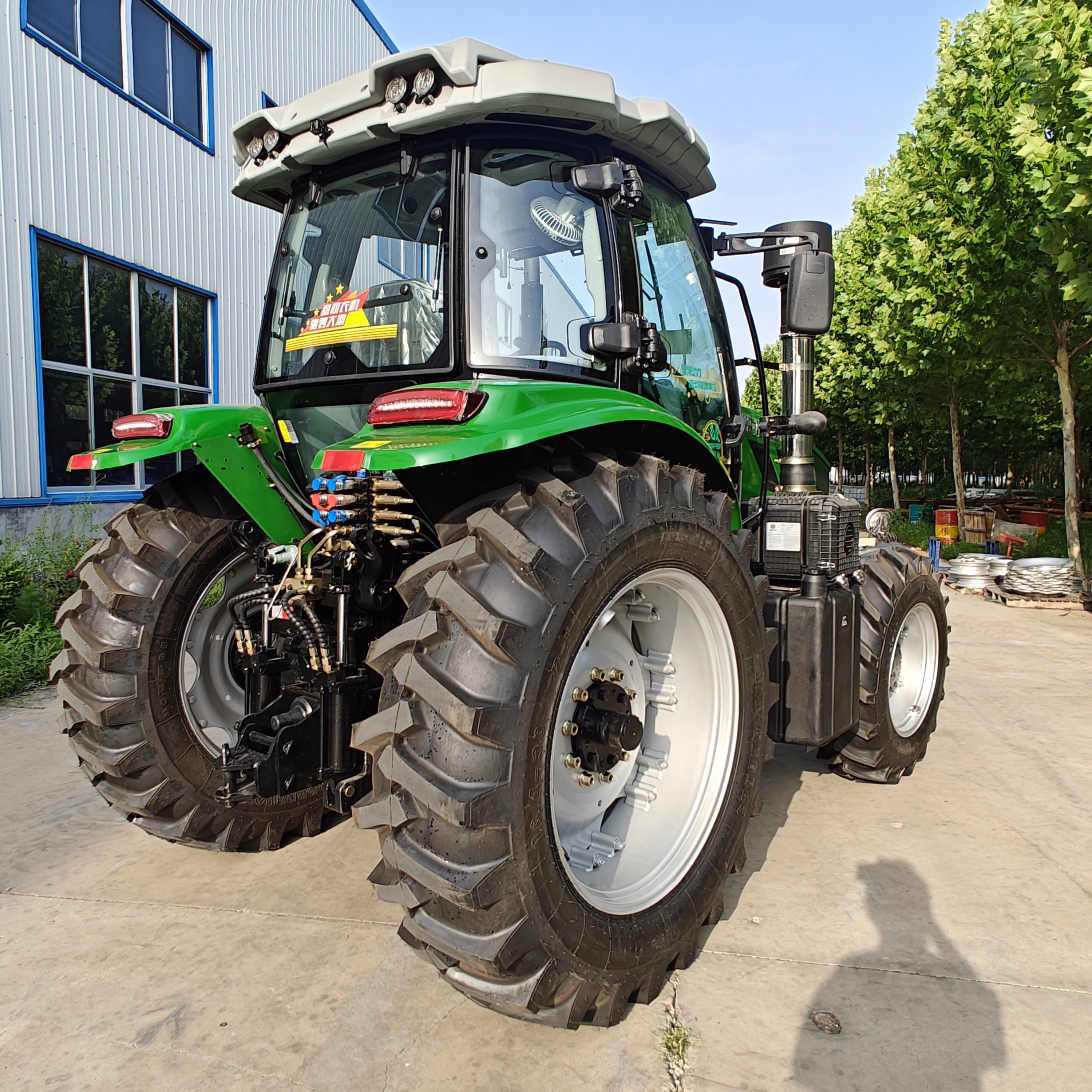 Price China Sale Tractor Coc Euro 5 Tractor Multipurpose Farm Tractor