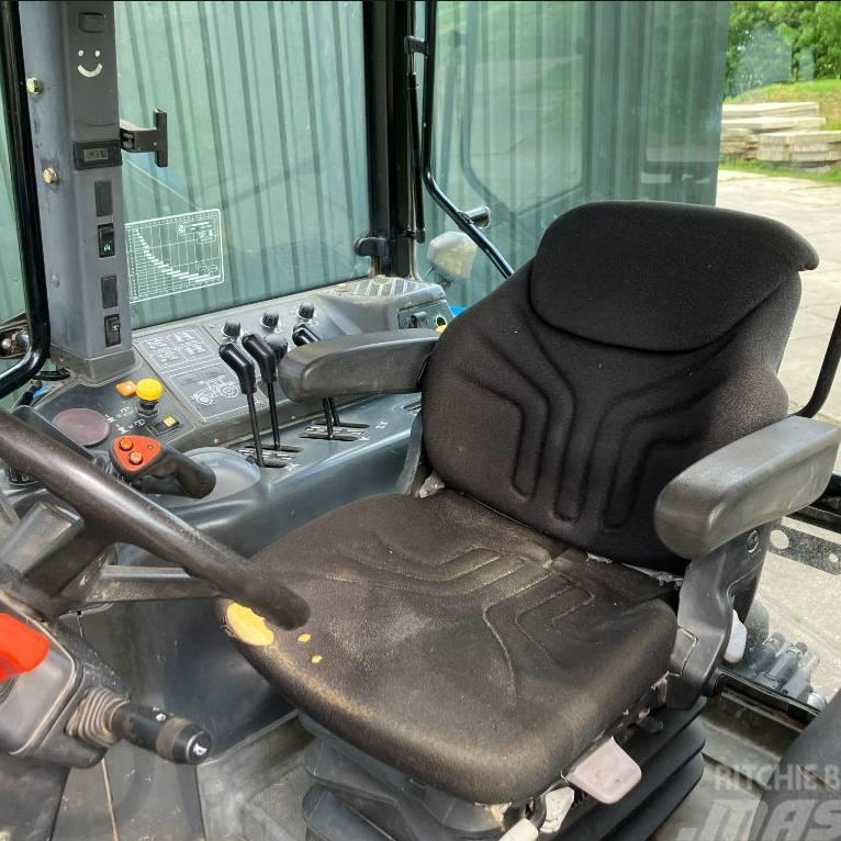 New a Holland Tractor TM130 Farm Tractor with Cabin