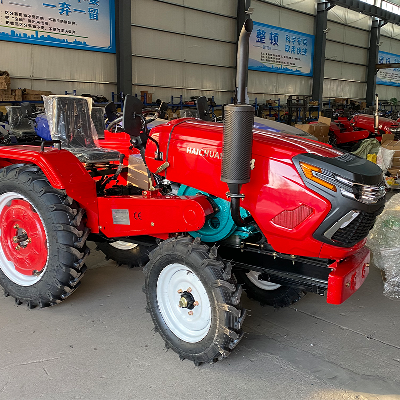 High Quality Agricultural Four-Wheel Compact Tractor Farm 4WD Tractor Attachments CE