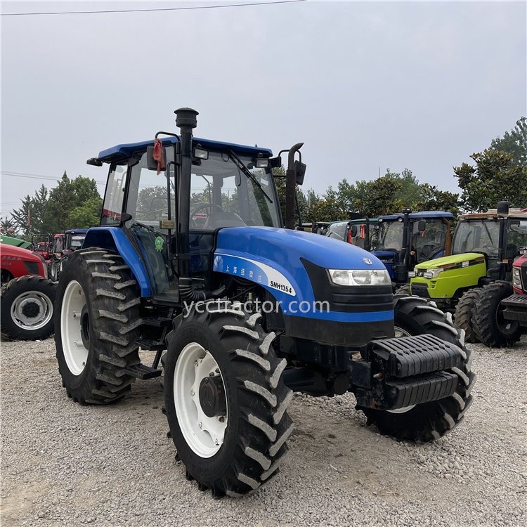 Second Used New 135hp 4WD Agriculture Tractor Available With Accessories