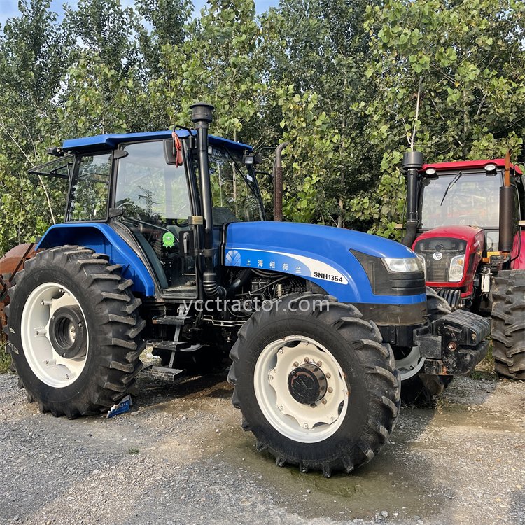Second Used New 135hp 4WD Agriculture Tractor Available With Accessories