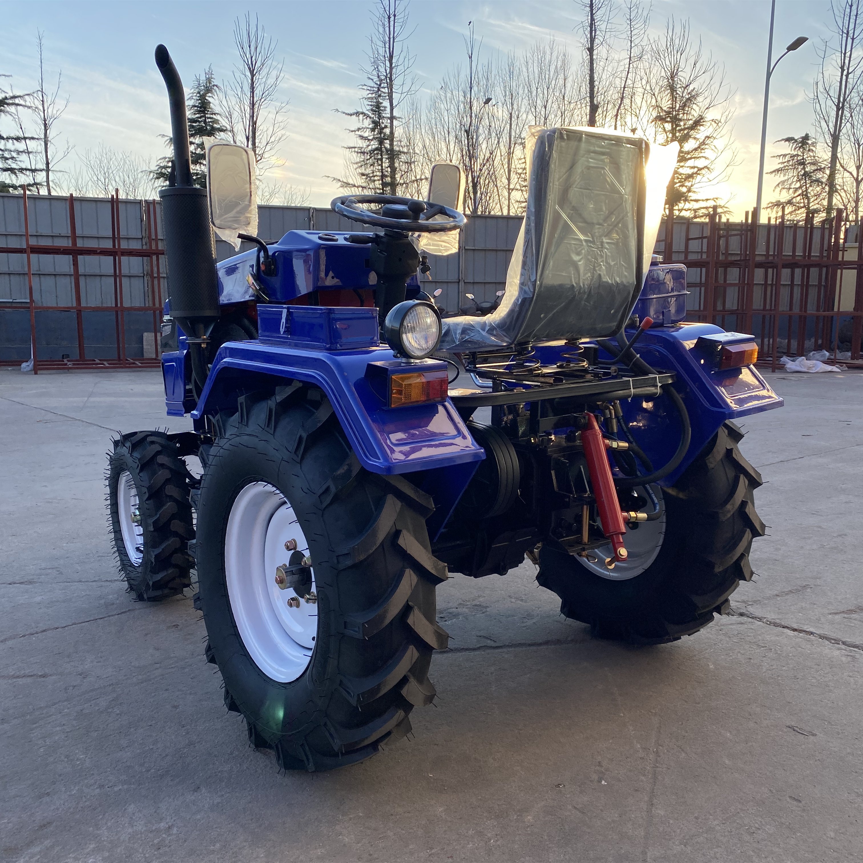 Multi Purpose Compact Mini Tractor 4WD Agriculture 120HP 150HP Farm Tractors