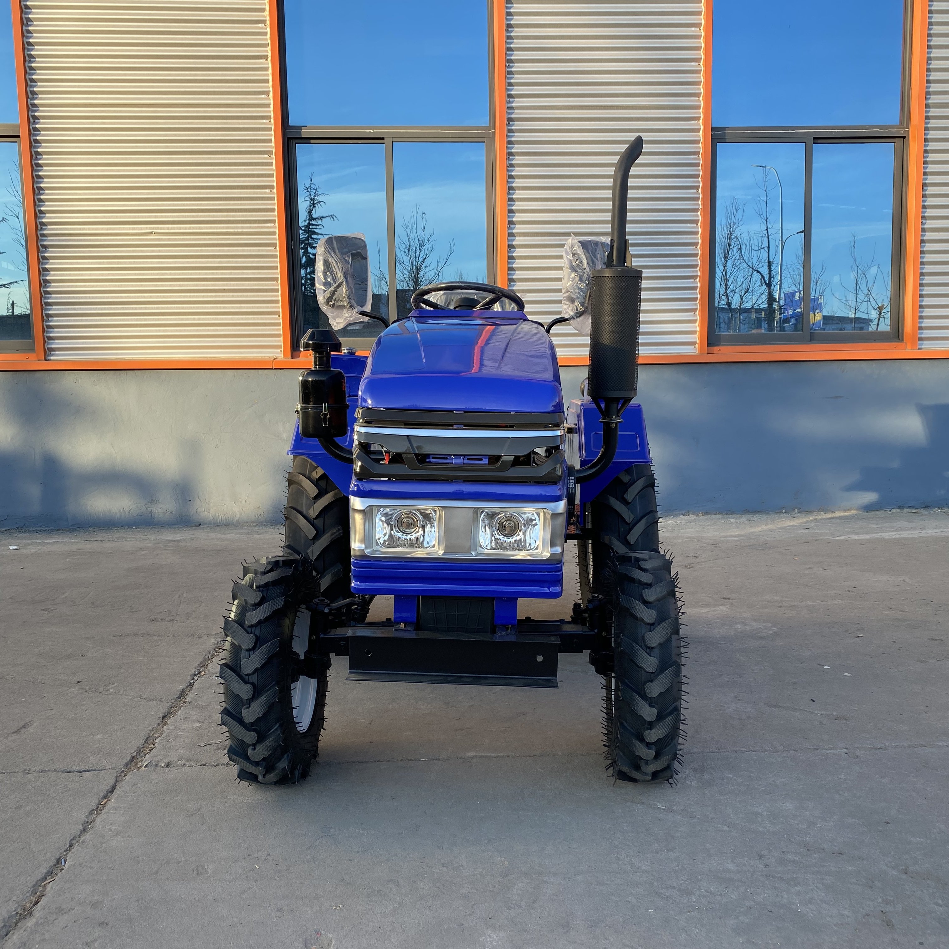 Multi Purpose Compact Mini Tractor 4WD Agriculture 120HP 150HP Farm Tractors