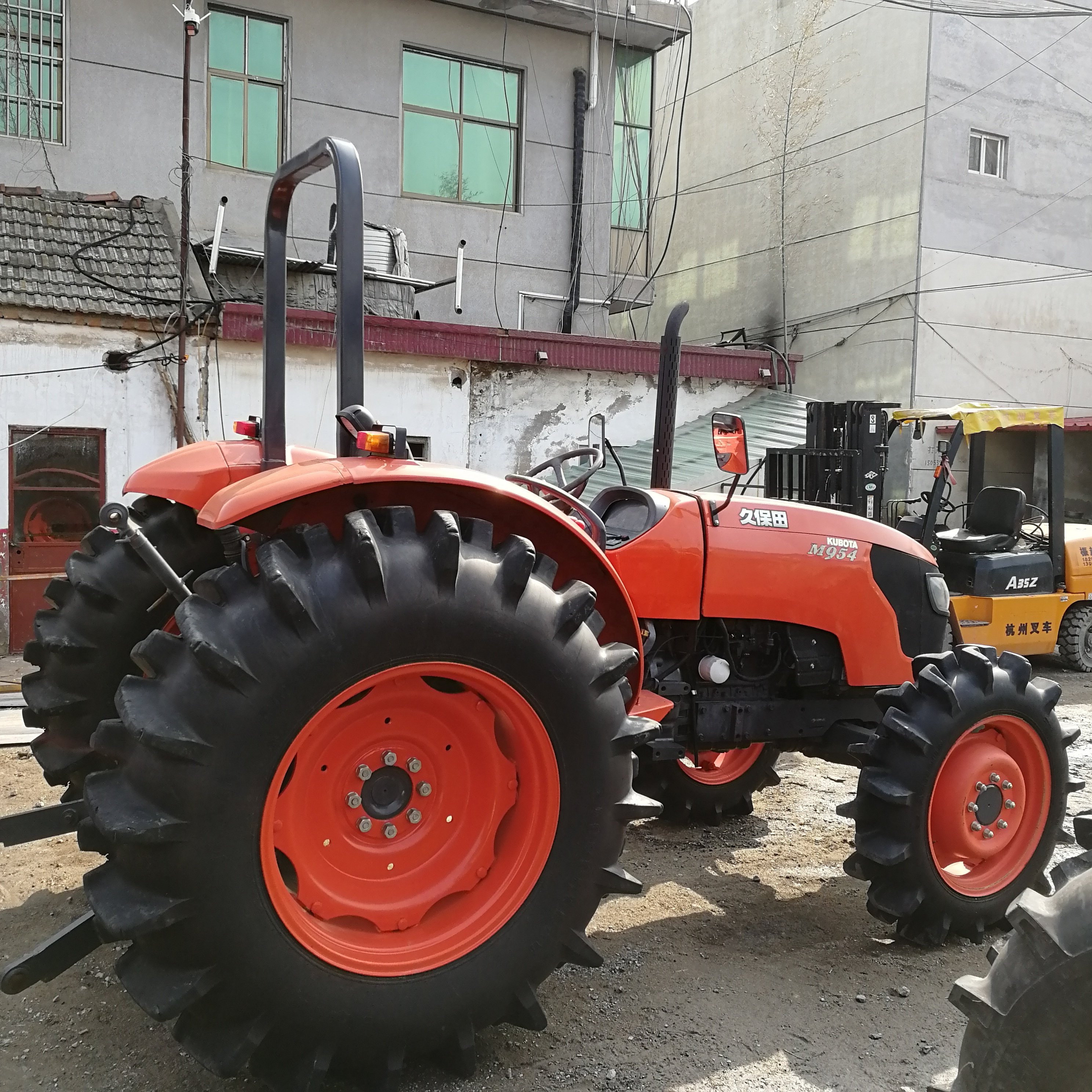 Agricultural Machinery Used Japan Tractor Kubota M9540 95hp 4X4WD Farm Equipment Front Shovel Loader Japan Kubota Tractor