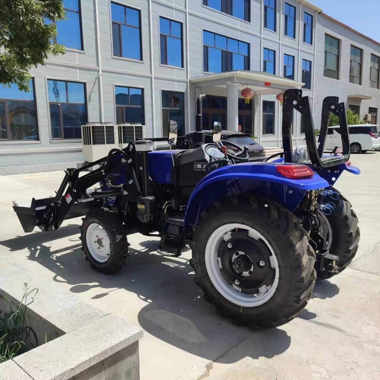 Roller Tractors Wheel Style Tractor for Agriculture FUKAI 504 Front Loader Farm Garden Tractor with Optional Parts