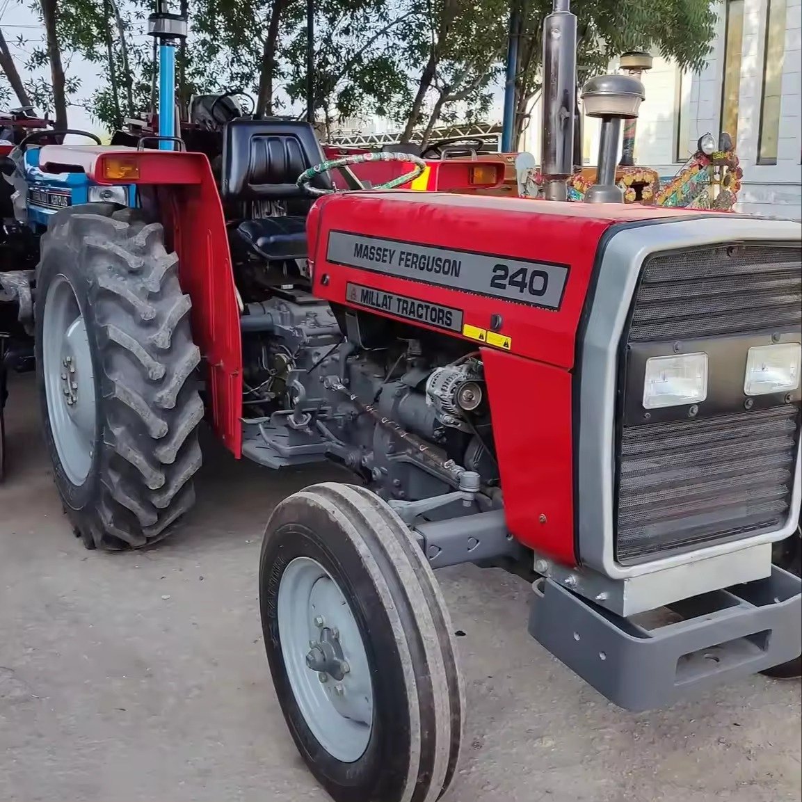 2WD 4WD Massey Ferguson MF 240 /Massey Ferguson MF290 Wheel Tractor and Tractors on Sale