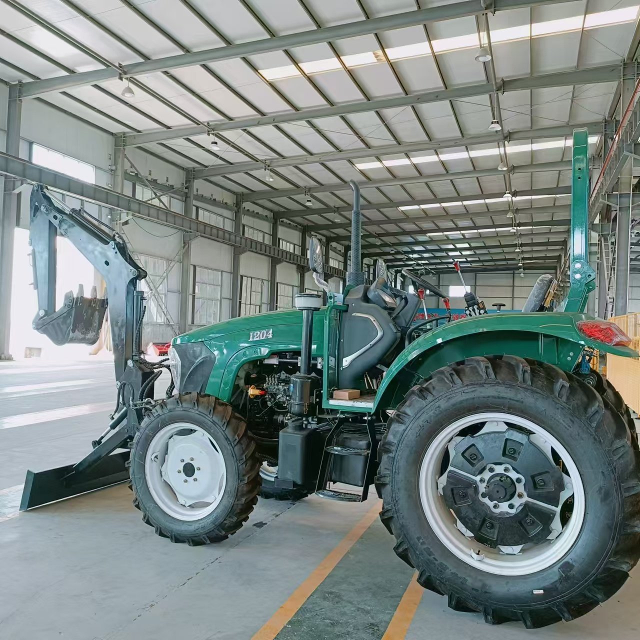 Free Shipping Tractors for Agriculture 30 to 180 Hp Tractor 4wd 4x4 for Sale Compact Tractors Prices