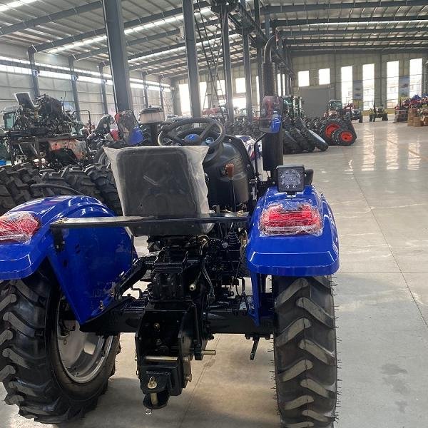 Multifunctional Mini Tractor Machine 4WD Wheel Diesel Engine & Motor 100HP-200HP Rated Power for Farm Industries