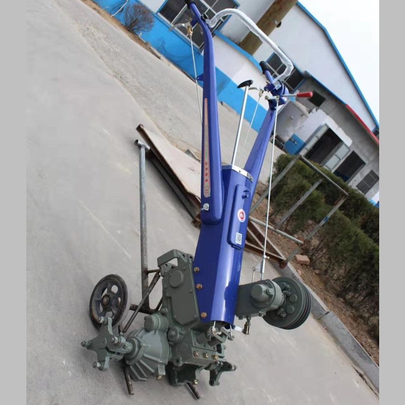 15/18/20hp Df151 Chassis Walking Tractor with Rotary Tiller and Cage Wheel for Paddy Field