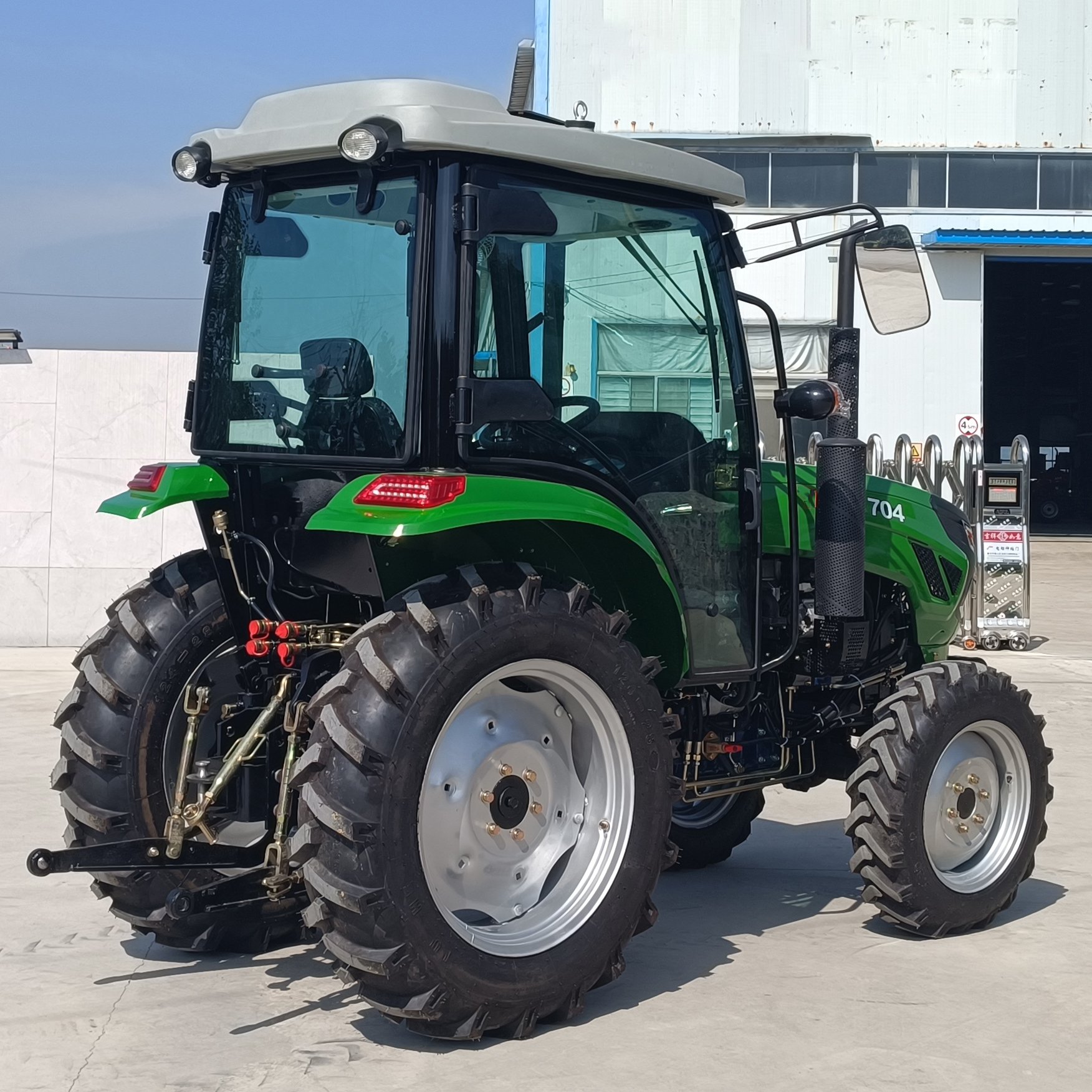 4 Wheel Agricultura Tractor De Granja 70hp Garden Small 4wd Farming Machinery Narrow 4x4 Farm 70hp Tractor
