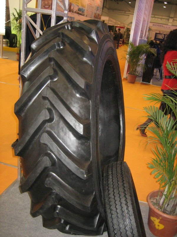 18.4-26, 18.4-30, 18.4-34, 18.4-38, 18.4-42 Agricultural Tractor Tire