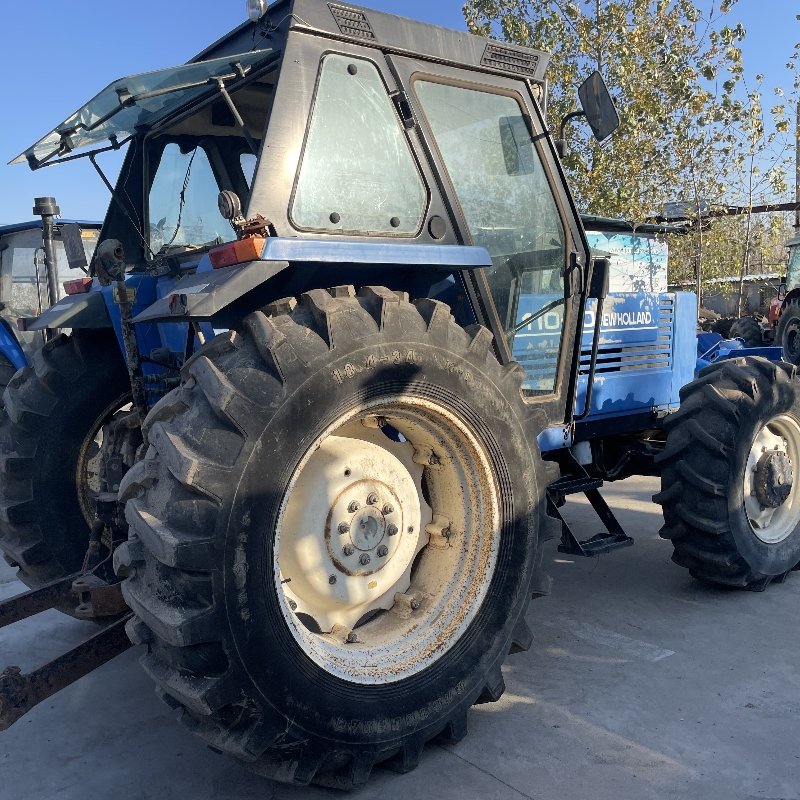 Holland Fiat 110-90 130-90 160-90 180-90 Farm Orchard Compact Tractor Agricultural Machinery 6 Cylinders