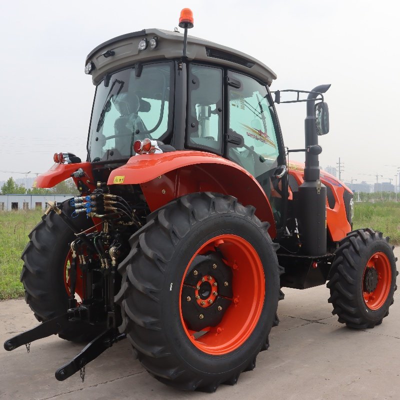 China Factory High Quality 160HP Agricultural Wheel Farm Tractor Equipped with YTO Engine
