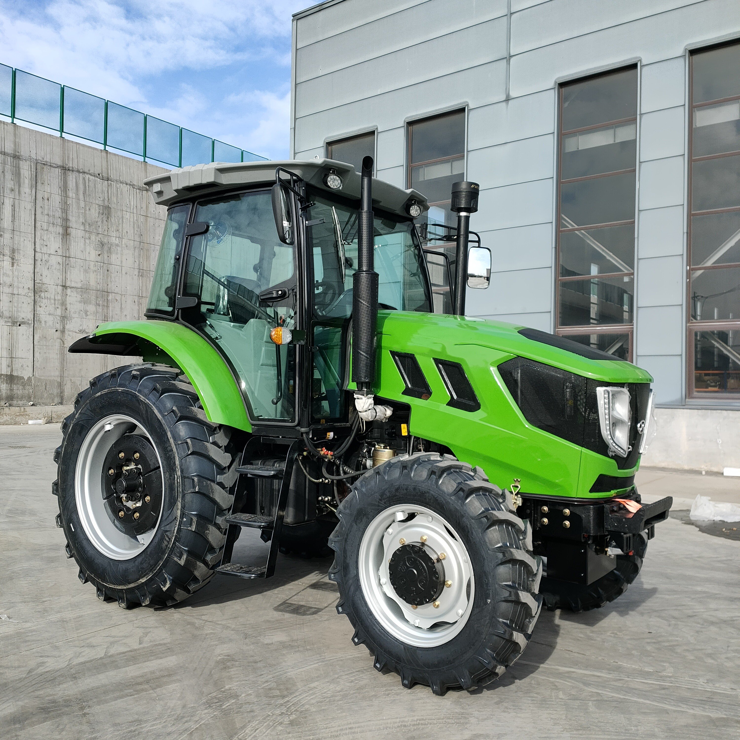 4x4 100hp AC Cabin Tractors for Agriculture Agricola Traktor Huaxia Tractor