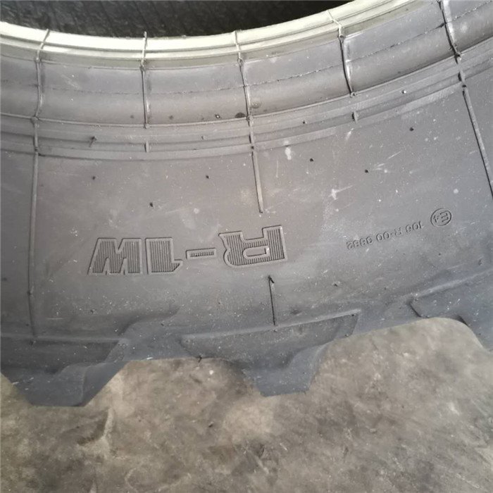 High-Performance Radial Agricultural Tractor Tyre 420/70R24 for Enhanced Durability and Traction