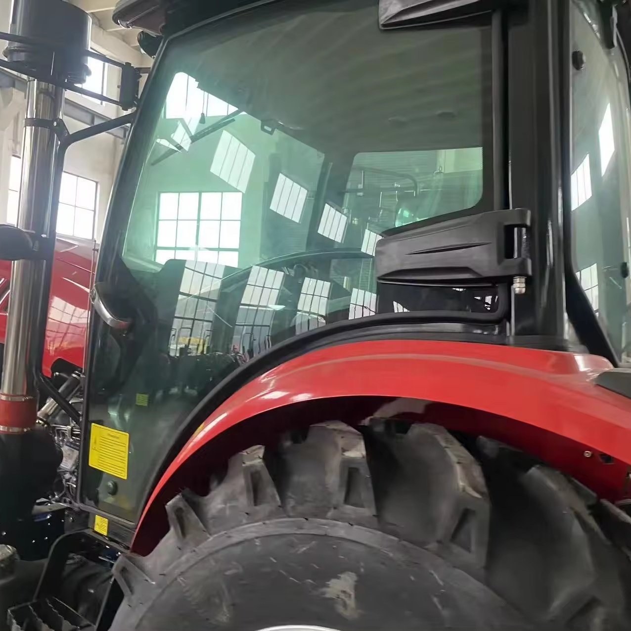 Factory Direct Sale High Quality LOVOL Tractor 120HP with Heavy Chassis Fast Operating Speed